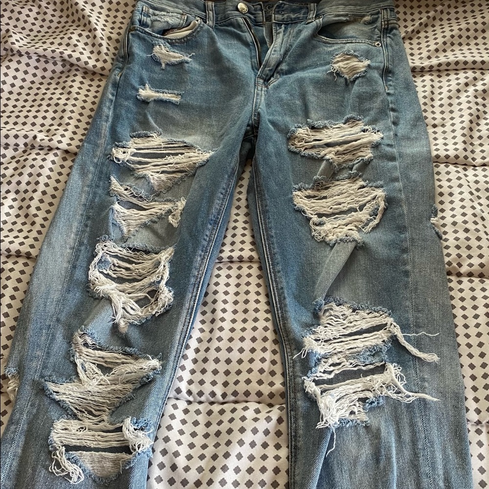 American Eagle Hi Rise Mom Jeans, size 4